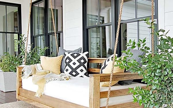 How Wide Should a Porch Be to Hang a Porch Swing?
